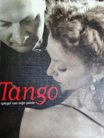 Tango spiegel van mijn passie door Pol Van Assche