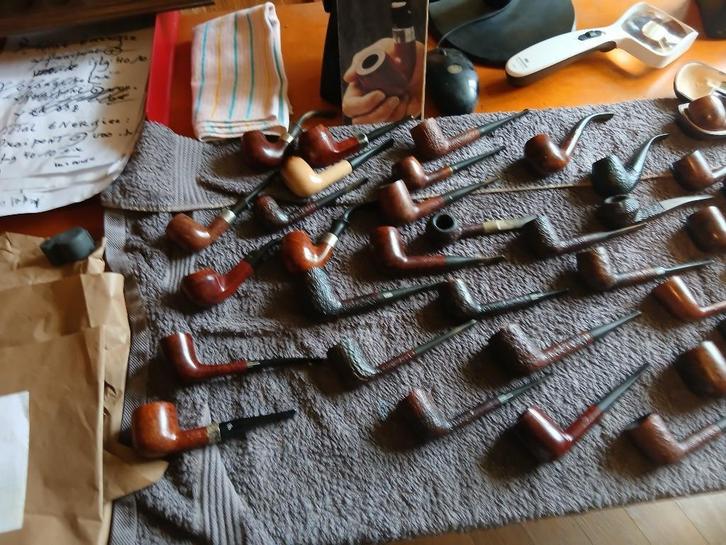 Een prachtige collectie van 46 pijpen, Verzamelen, Rookartikelen, Aanstekers en Luciferdoosjes, Ophalen