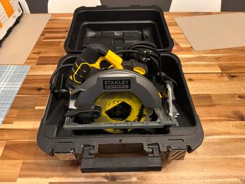 Scie circulaire Stanley Fatmax FME301KQS 1650W, Enlèvement, Comme neuf, Scie circulaire