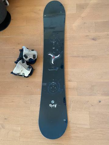 Burton raven snowboard 160cm + flow bindingen(niet compleet)