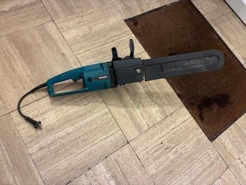 Makita tronçonneuse électrique. beschikbaar voor biedingen