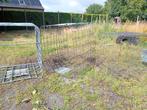 8 schutscontainers met en zonder bodem., Ophalen