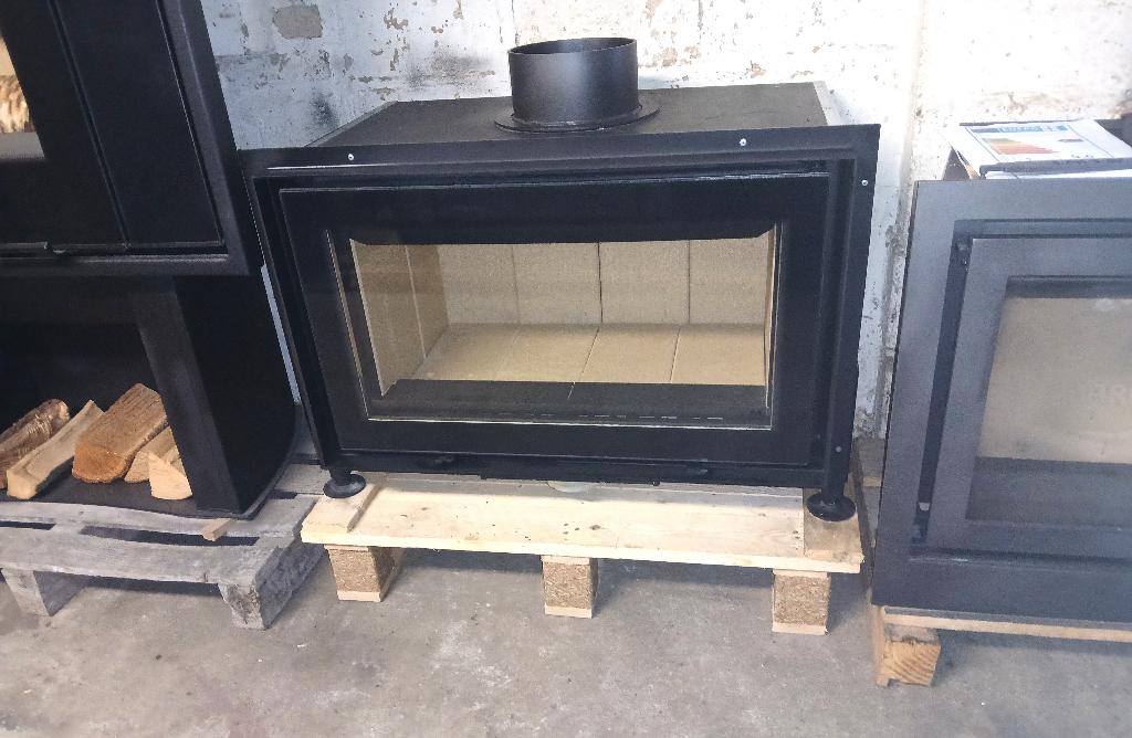 Promo foyer à bois encastré M-Design type Venus 700 Green +, Maison & Meubles, Enlèvement ou Envoi, Neuf, Encastré, Cheminée au bois