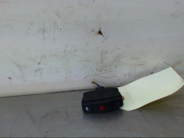 ALARMLICHTEN SCHAKELAAR BMW 1 serie (E81) (01-2006/09-2012), Auto-onderdelen, Dashboard en Schakelaars, BMW, Gebruikt