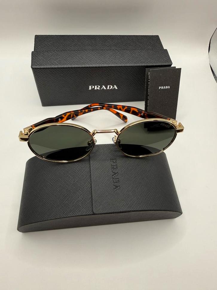 Lunettes de soleil Prada, Bijoux, Sacs & Beauté, Lunettes de Soleil & Lunettes | Femmes, Neuf, Lunettes de soleil, Prada, Enlèvement ou Envoi