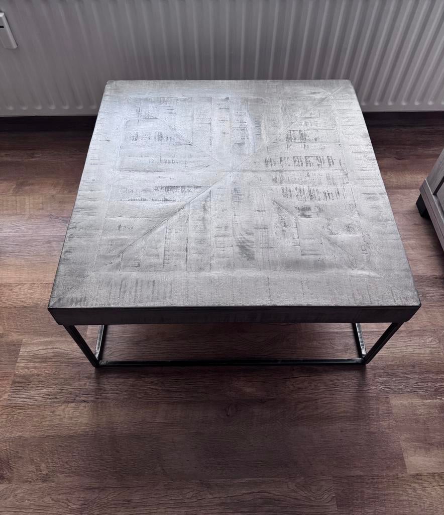 Table basse carrée en très bon état, Maison & Meubles, Enlèvement, Comme neuf, Carré