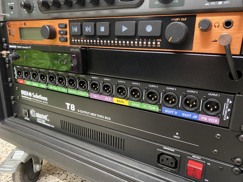 Adam Hall AHPCS10 – Power Conditioner rack 19”, TV, Hi-fi & Vidéo, Enceintes, Comme neuf, Enlèvement ou Envoi