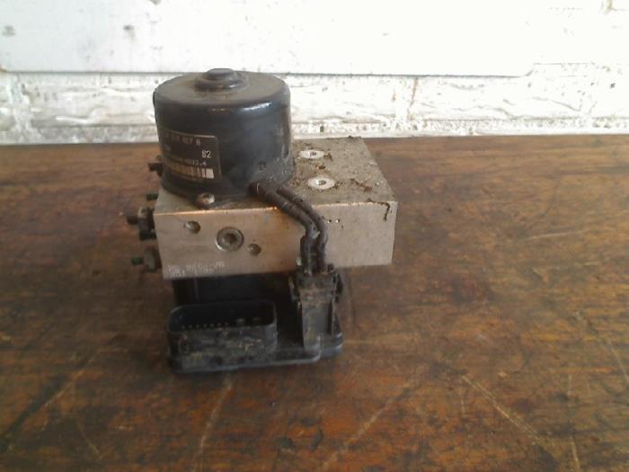 ABS Pomp van een Seat Cordoba, Auto-onderdelen, Elektronica en Kabels, Seat, Gebruikt, 3 maanden garantie, Ophalen of Verzenden