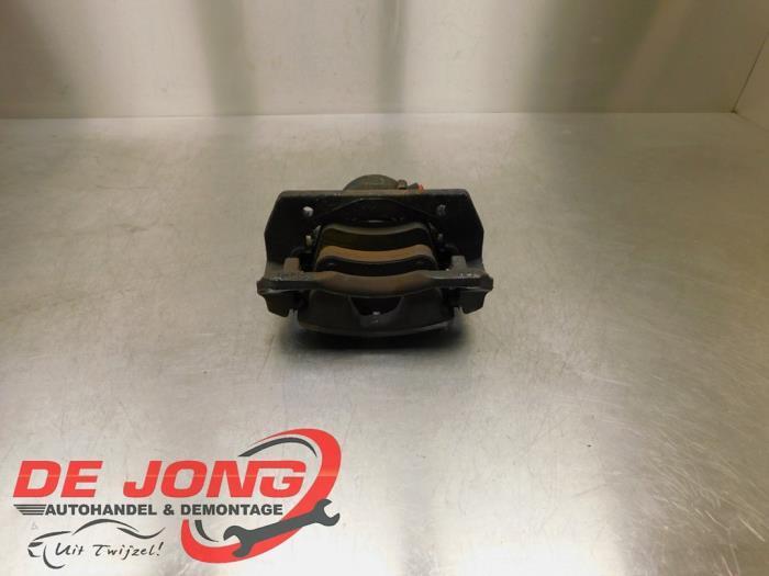 Etrier de frein (pince) avant gauche d'un Mercedes B-Klasse, Autos : Pièces & Accessoires, Freins & Transmission, Mercedes-Benz