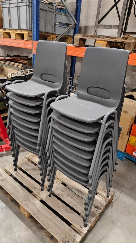 Vergaderstoel - stoel - Antraciet 18 stuks, Huis en Inrichting, Stoelen, Zo goed als nieuw, Eén, Kunststof, Metaal, Ophalen