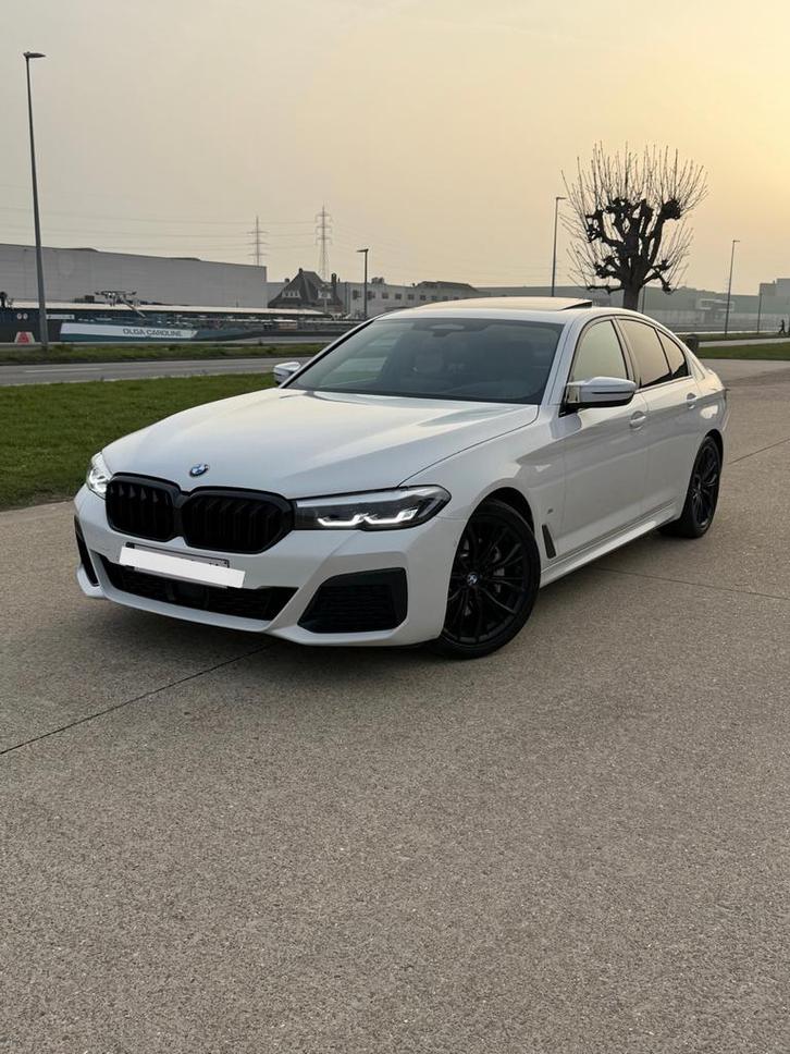 Bmw 530i Xdrive 2022 m-pakket, Autos, BMW, Entreprise, Série 5, 4x4, ABS, Caméra de recul, Phares directionnels, Régulateur de distance