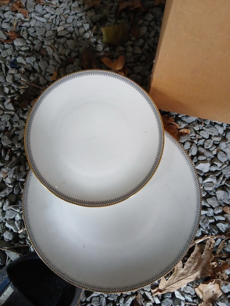 Aantal borden.(gratis), Huis en Inrichting, Keuken | Servies, Ophalen, Bord(en)