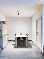 Eetkamertafel, stoelen en barkast, Ophalen, Gebruikt