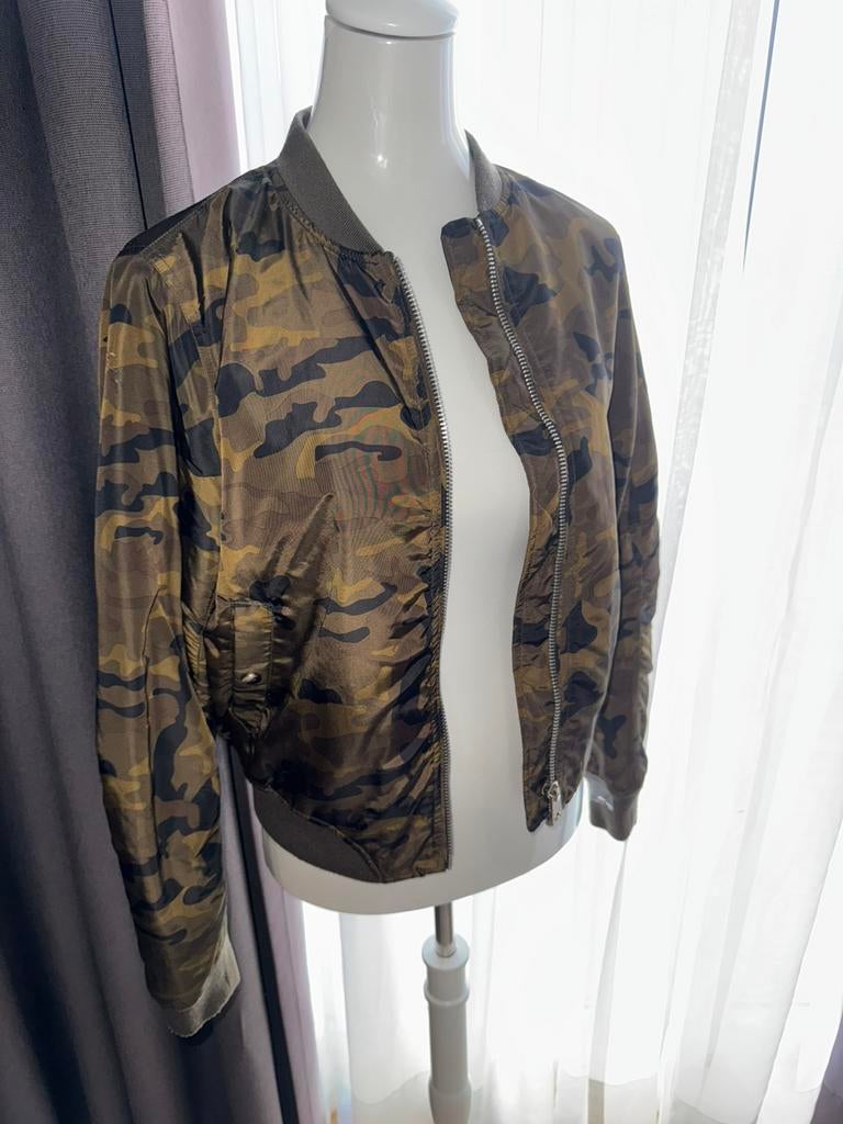 Veste stradivarius, Kleding | Dames, Jasjes, Kostuums en Pakken, Ophalen, Zo goed als nieuw, Maat 42/44 (L)