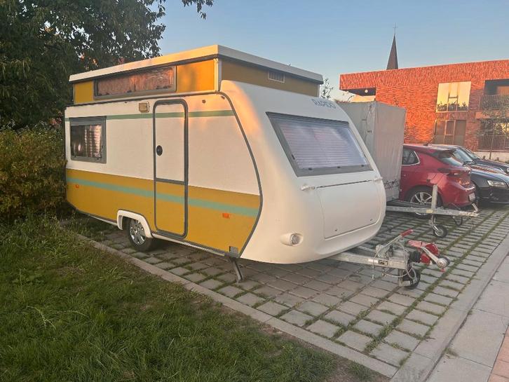 Caravan Rapido Club 38, Caravanes & Camping, Caravanes, Particulier, jusqu'à 4, 750 - 1000 kg, Rapido, 2 lits séparés, Coin salon convertible