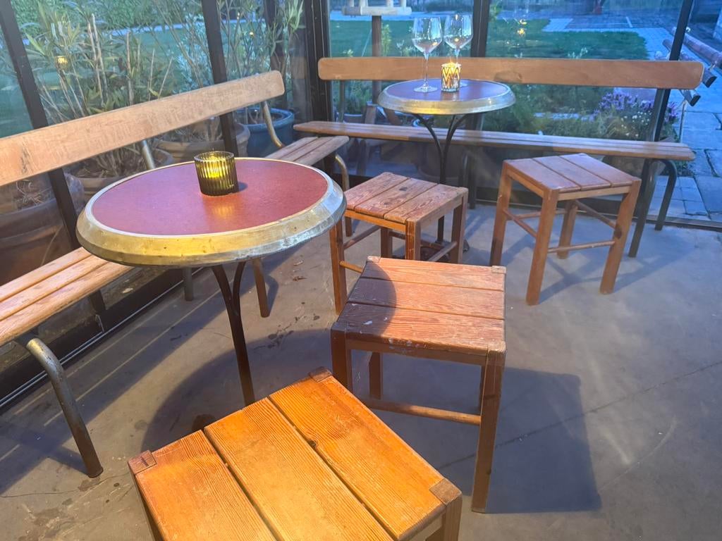 Tables de café, chaises, bancs, Enlèvement