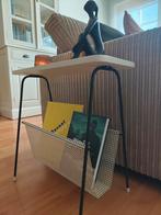 Vintage bijzettafel met tijdschriftenrek – jaren 60 – retro, Huis en Inrichting, Ophalen