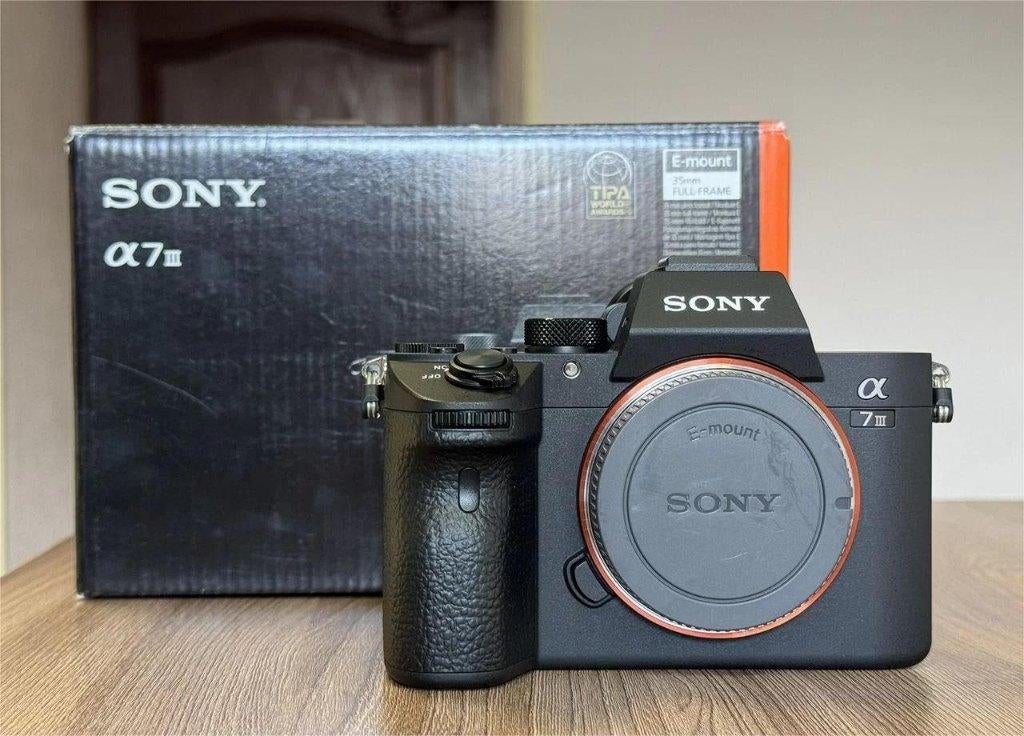 Sony A7 III (compteur d'obturateurs 11 608 images), 25 Mégapixel, Enlèvement ou Envoi, Compact, Utilisé