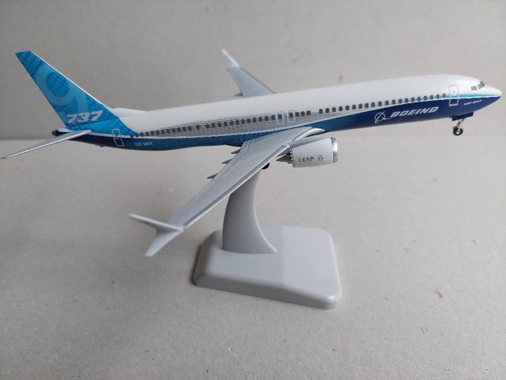 Boeing - schaalmodel 737 - max 9, Ophalen of Verzenden, Zo goed als nieuw, Schaalmodel