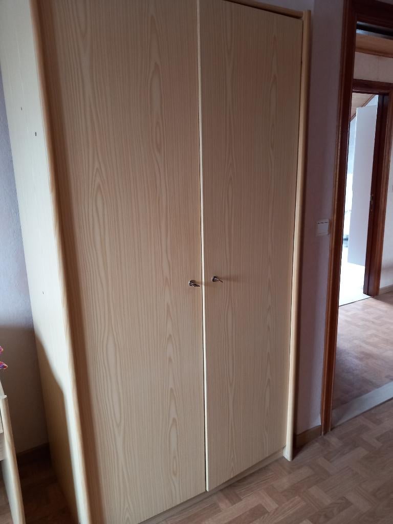 2 2-deurskleerkasten in namaakgrenen, Huis en Inrichting, Kasten | Kleerkasten, Gebruikt, 150 tot 200 cm, 100 tot 150 cm, 50 tot 75 cm