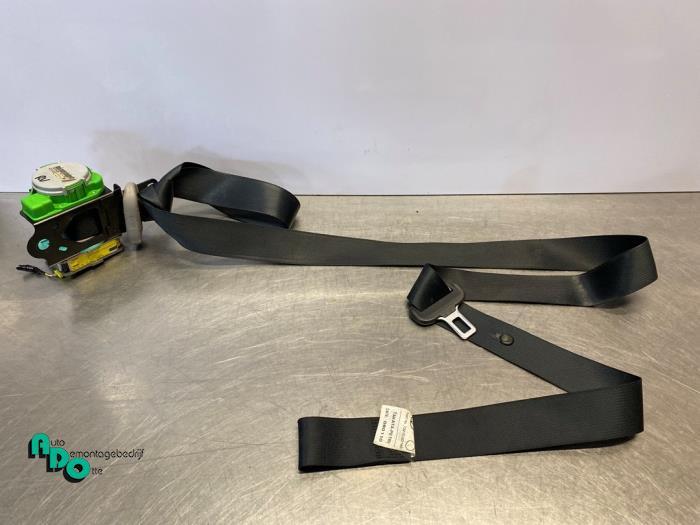 Ceinture de sécurité avant droite d'un Toyota Yaris (Yaris, Autos : Pièces & Accessoires, -, 3 mois de garantie, Toyota, Utilisé