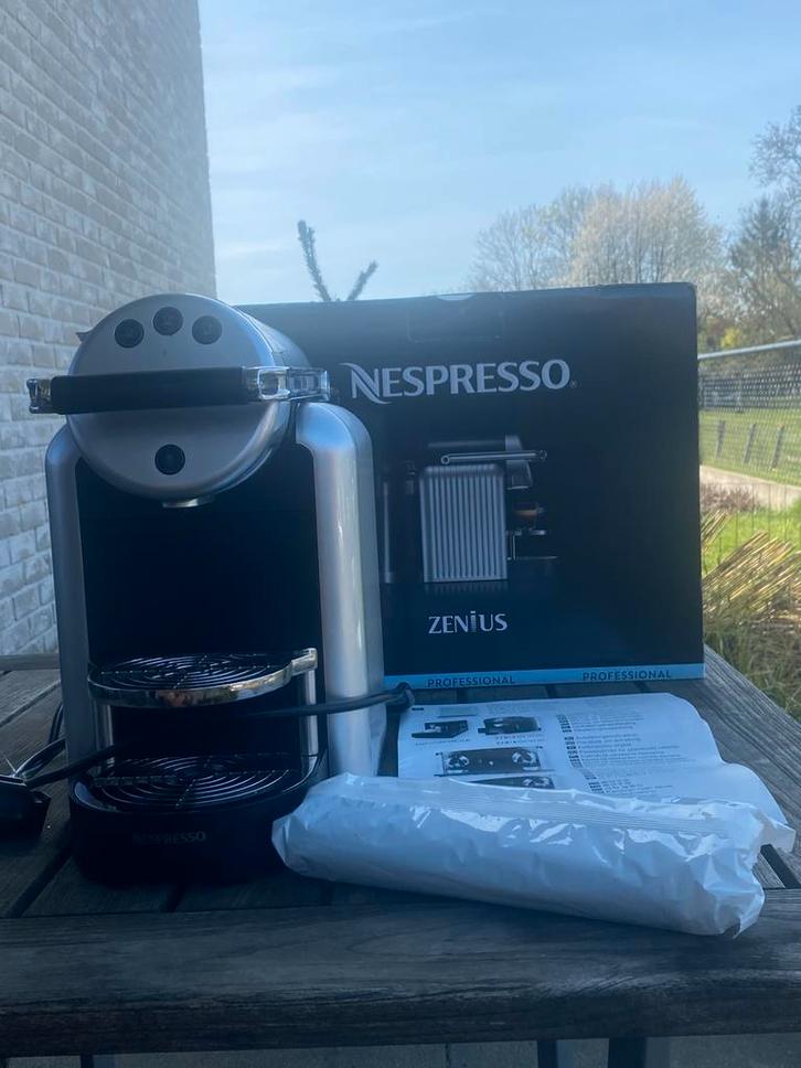 Nespresso Zenius professionele koffiemachine, Elektronische apparatuur, Koffiezetapparaten, Zo goed als nieuw, Koffiemachine, Ophalen