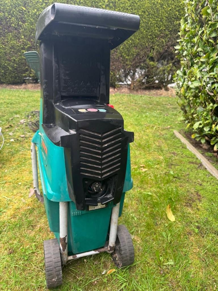 Hakselaar Bosch AXT 25 TC, Tuin en Terras, Hakselaars, Ophalen, Gebruikt, BOSCH, Met opvangbak