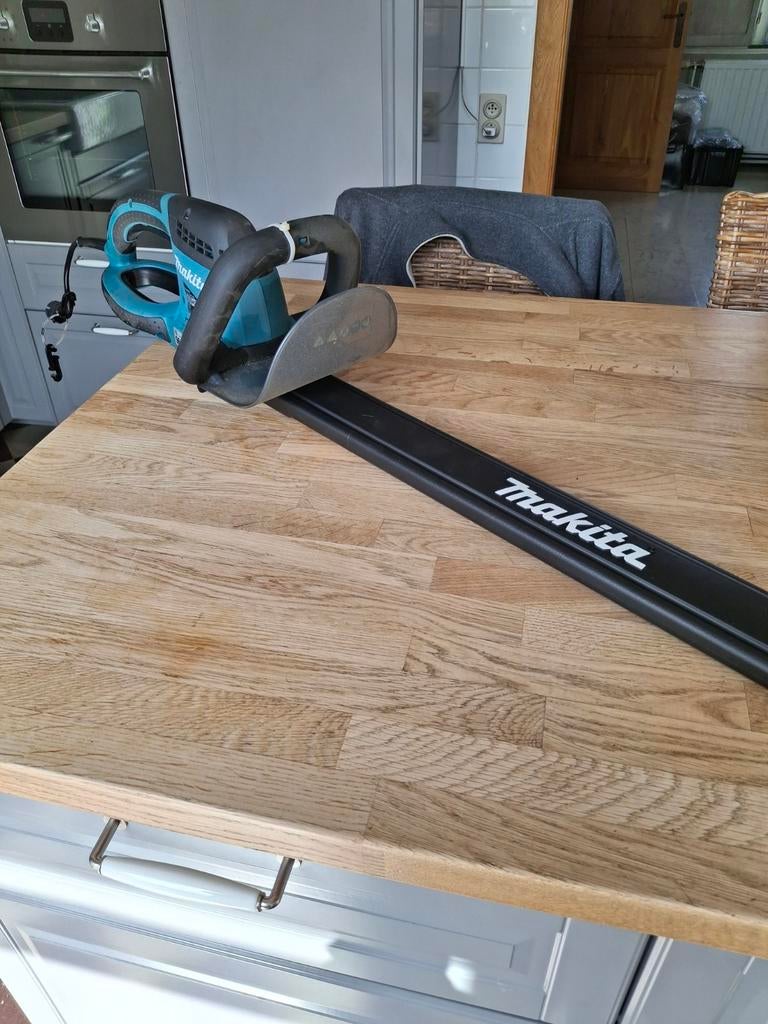 Taille haies MAKITA UH7580, Enlèvement