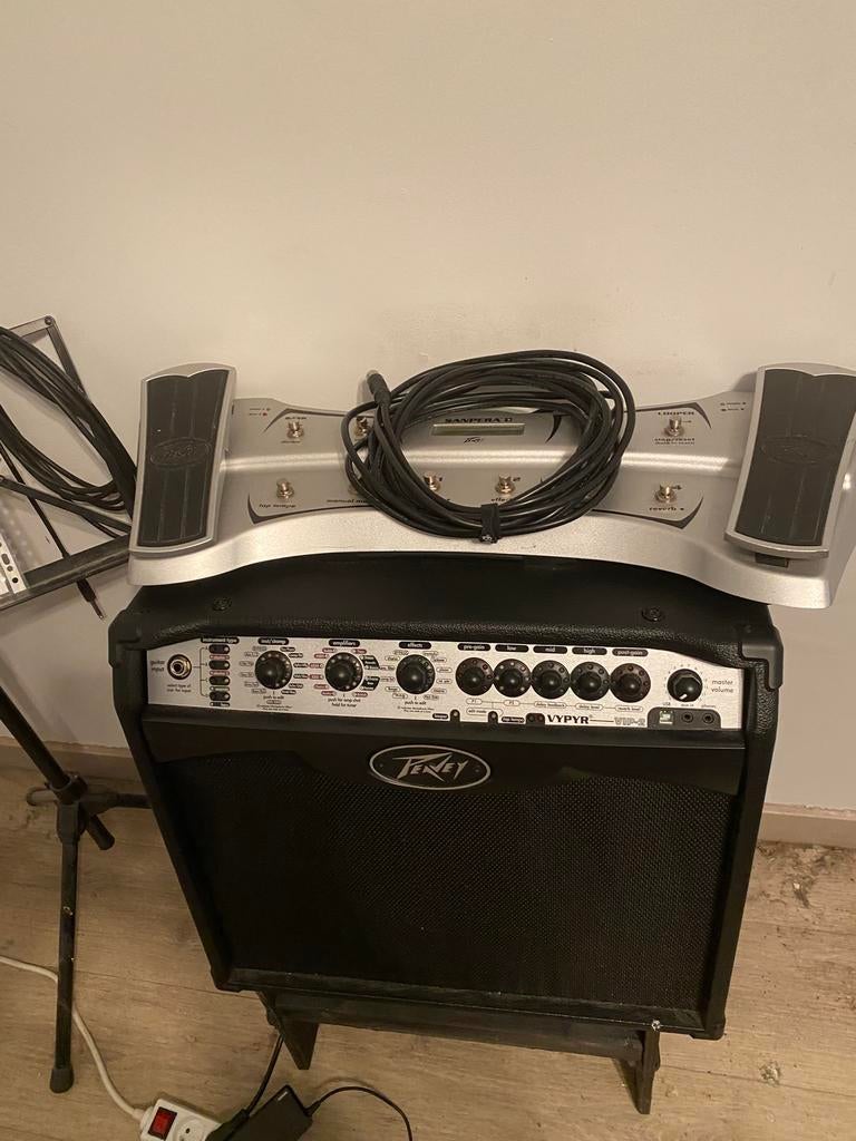 Peavy vypyr Vip2 met Sanpera II en de kabel, Muziek en Instrumenten, Versterkers | Bas en Gitaar, Ophalen of Verzenden, Zo goed als nieuw