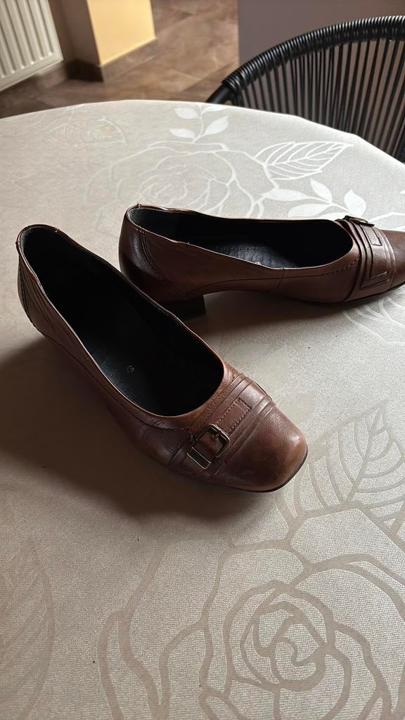 Klassieke bruine schoenen, Vêtements | Femmes, Chaussures, Brun, Enlèvement, Porté, Chaussures basses