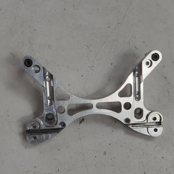 FG aluminium shocktower 2wd (Marder, Monstertruck, Onroad), Hobby & Loisirs créatifs, Modélisme | Radiocommandé & Téléguidé | Voitures