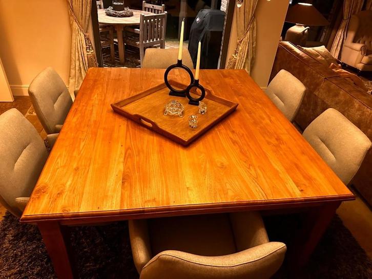 Tijdloze massieve teak eettafel – 140 x 160 cm, Huis en Inrichting, Tafels | Eettafels, Zo goed als nieuw, 150 tot 200 cm, 100 tot 150 cm
