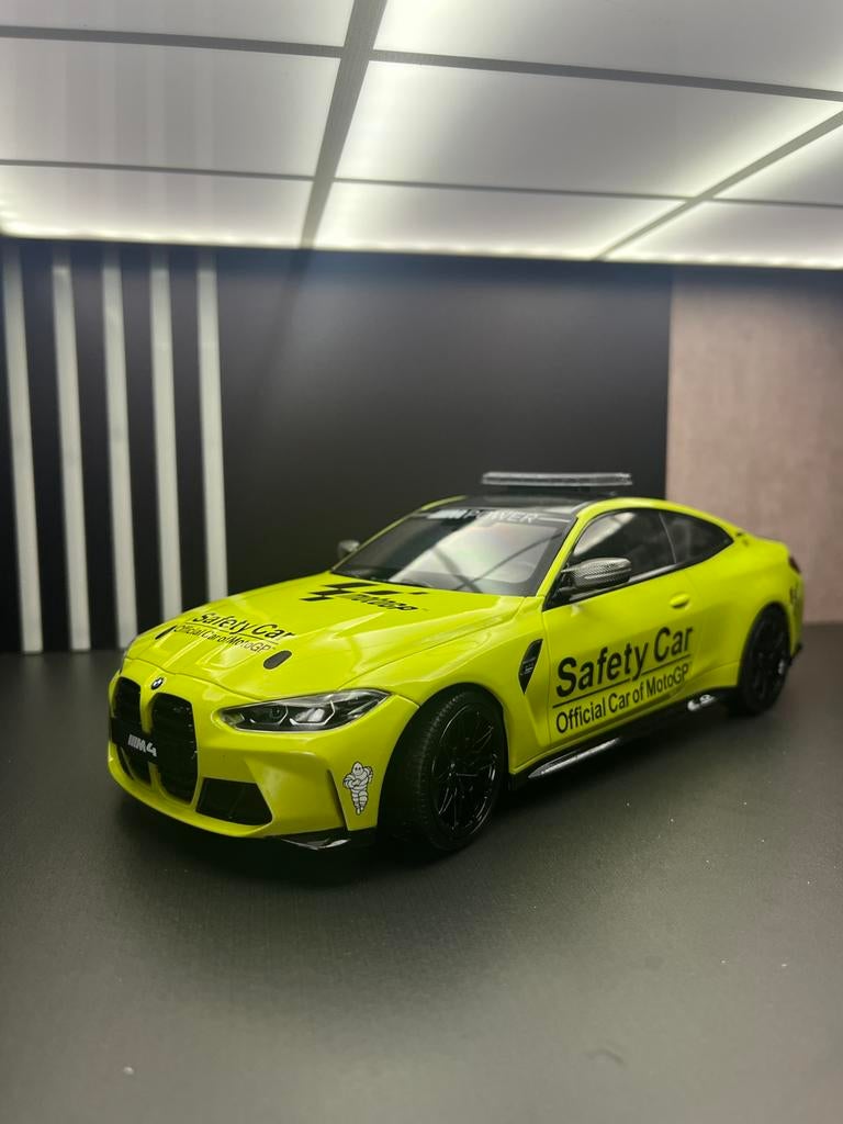 Bmw M4 moto gp safety car, Hobby en Vrije tijd, Ophalen of Verzenden, Zo goed als nieuw, MiniChamps