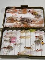 Zeeforel , zeebaars , schrimp fly vliegen in doos , 46 stuks, Ophalen of Verzenden, Zo goed als nieuw