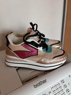 Baskets dorés pointure 38 en bon état, Enfants & Bébés, Vêtements enfant | Chaussures & Chaussettes, Enlèvement ou Envoi, Comme neuf