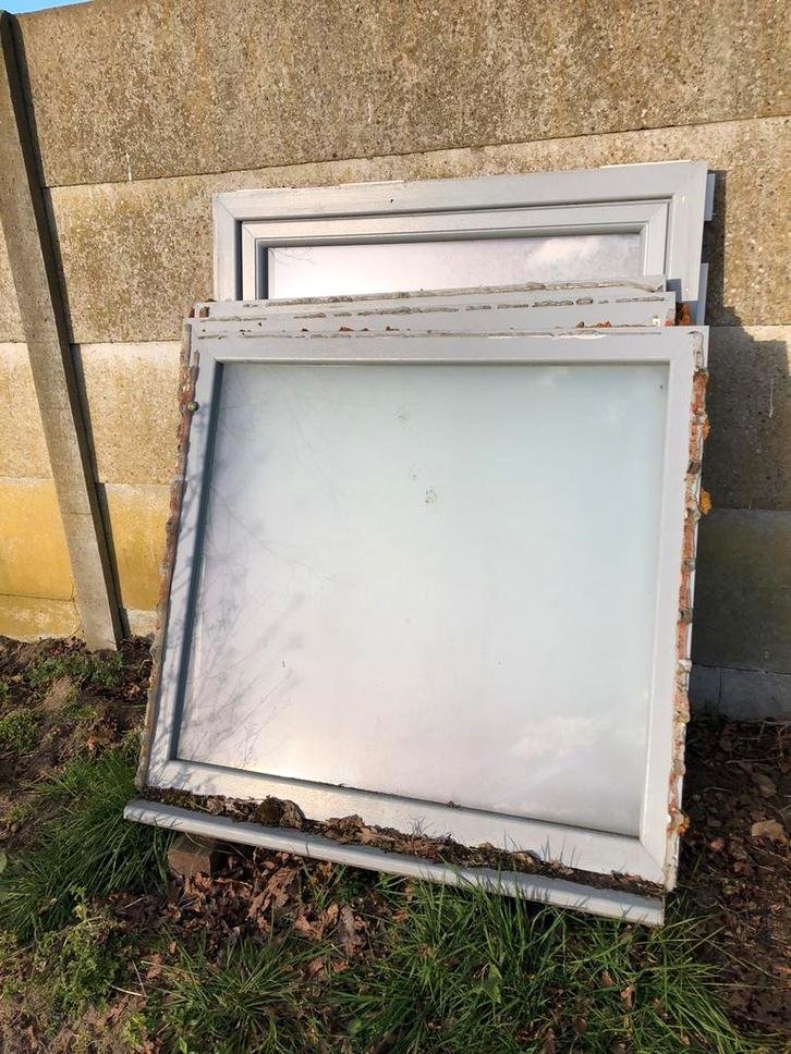 Gratis pvc ramen, Doe-het-zelf en Bouw, Glas en Ramen, Gebruikt, Gevelraam of Ruit, 80 tot 120 cm, 80 tot 120 cm, Dubbelglas, Ophalen