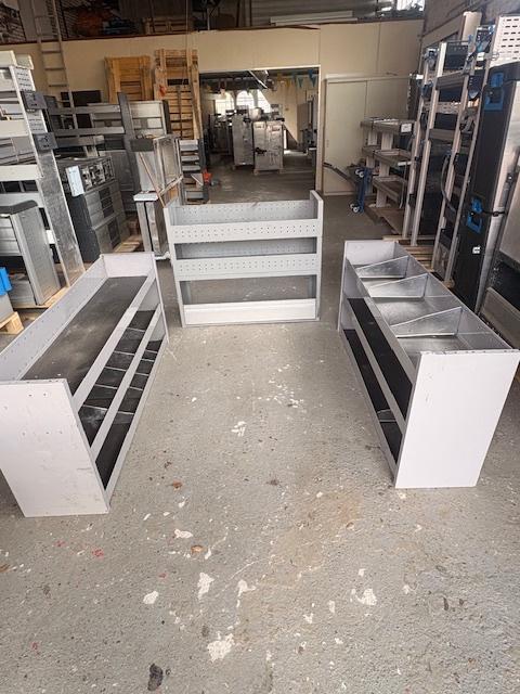 BWI (2525) Kast1.Kast2.Kast3. €499, Auto diversen, Auto-accessoires, Zo goed als nieuw, Ophalen