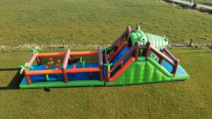 Obstakelbaan Croco Run te huur - springkasteel huren, Hobby & Loisirs créatifs, Articles de fête | Location, Envoi