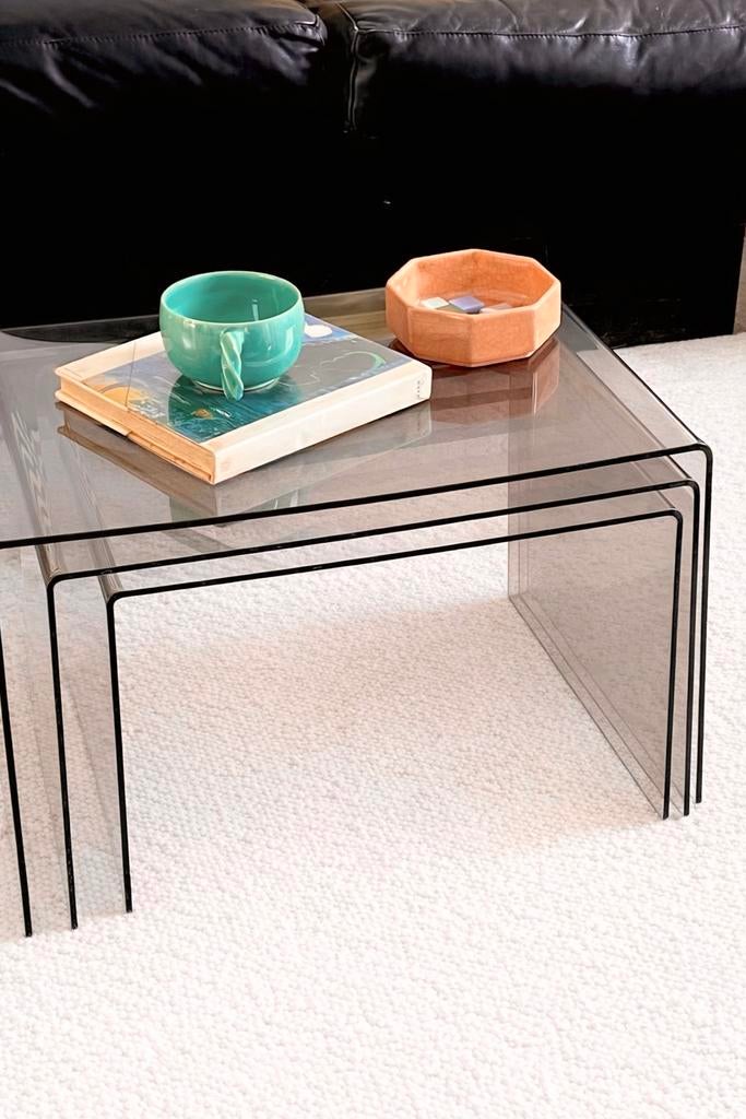 Tables basse gigognes vintage en plexiglas fumé, Antiquités & Art, Enlèvement