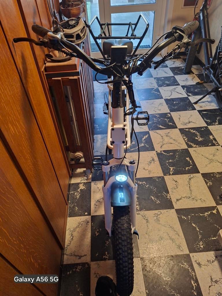 Nieuwe fiets. Volledig in orde.  Laatste prijs.  1000 euro, Fietsen en Brommers, Ophalen, Nieuw, 50 km per accu of meer, Overige merken