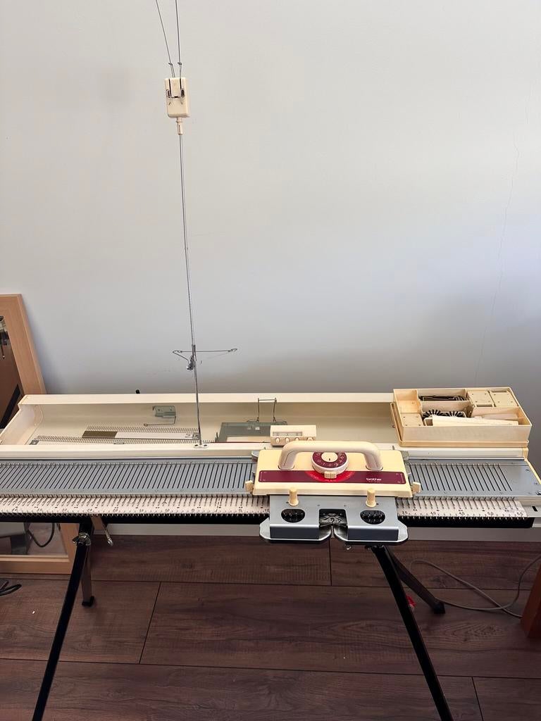 Machine à tricoter Brother KH230, Hobby & Loisirs créatifs, Tricot & Crochet, Utilisé, Tricot, Enlèvement