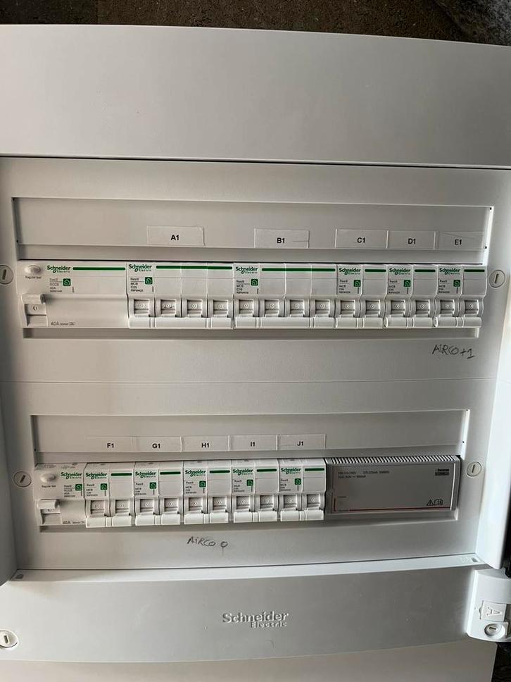 Électricien Bruxelles: intervention rapide/0465336804, Bricolage & Construction, Électricité & Câbles, Comme neuf, Enlèvement