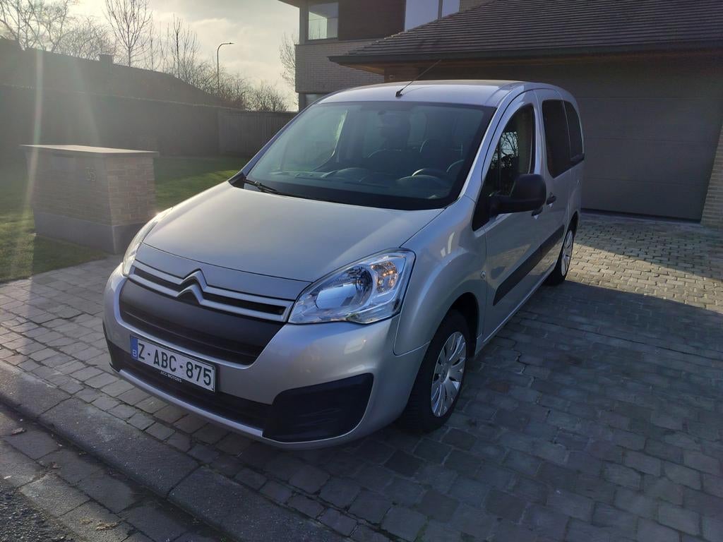 BERLINGO 5-ZIT 2017 met 66000KM en 1J GARANTIE, Auto's, Stof, Euro 6, 1600 cc, 5 deurs
