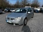 Golf 5 Automaat 1.6 benzine bj 2005 km 211.000, Auto's, Stof, Zwart, 4 cilinders, 1600 cc