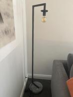 Staande lamp, Huis en Inrichting, Lampen | Vloerlampen, Ophalen, Zo goed als nieuw, Metaal, 100 tot 150 cm