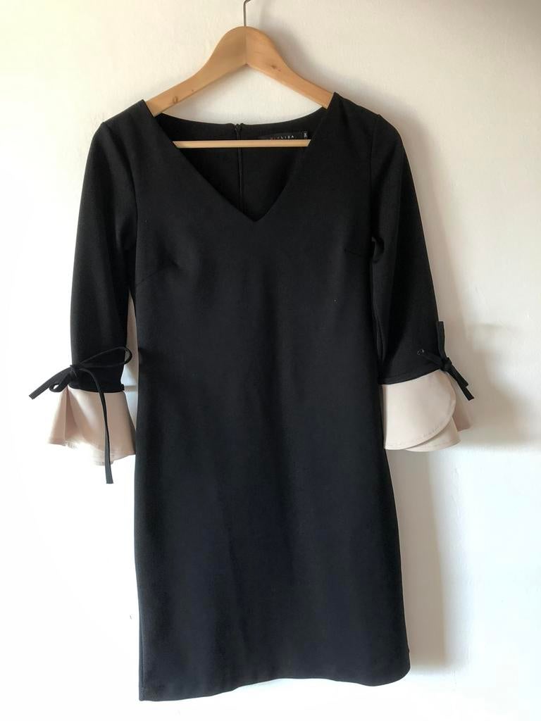 Zwart kleedje lange mouw maat 34, Kleding | Dames, Zwart, Ophalen of Verzenden, Maat 34 (XS) of kleiner, Gedragen