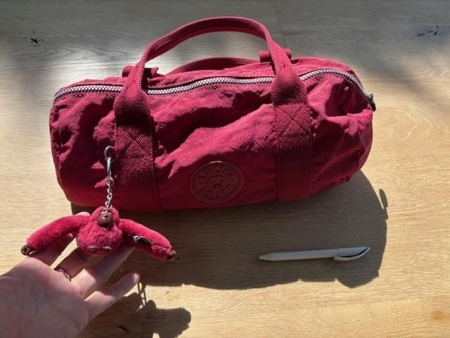 Fuchsia Handtas Kipling met iconische aapje (Cindy), Ophalen of Verzenden, Zo goed als nieuw, Gebruiksvoorwerp