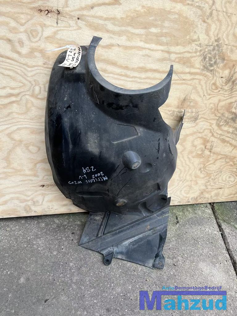 MERCEDES CLK W209 Links voor modderkuip wielkuip, Mercedes-Benz AG, Utilisé, Mercedesstrasse 120
70372  Stuttgart, DE, Dialog@mercedes-benz.com