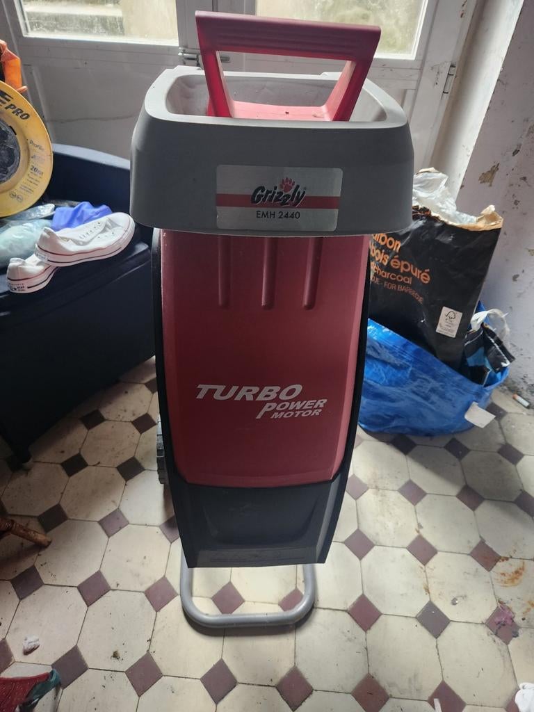 Broyeur / déchiqueteur électrique pour déchets de jardin., Tuin en Terras, Hakselaars, Ophalen, Elektrisch