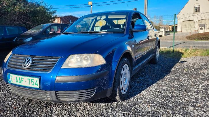 vw passat 1.6i wordt GEKEURD AIRCO TREKHAAK euro 4 2002, Auto's, Volkswagen, Bedrijf, Te koop, Passat, ABS, Airbags, Airconditioning